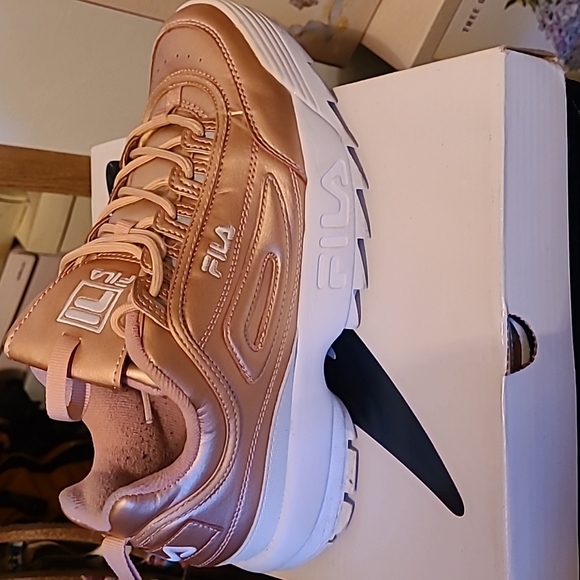 FILA Rosegold Disruptor 9.5 sneaker - Picture 3 of 3